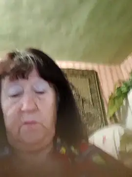 CrystalLime6411 online show from November 15, 2025, 1:37 pm