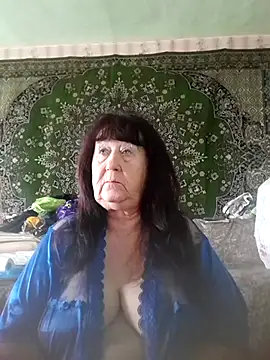 CrystalLime6411 online show from November 3, 2025, 9:02 am