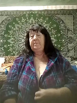 CrystalLime6411 online show from November 26, 2025, 2:50 pm