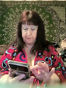 CrystalLime6411 online show from April 8, 2026, 6:37 am