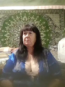 CrystalLime6411 online show from November 4, 2025, 6:22 pm