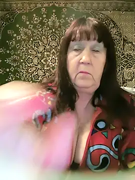 CrystalLime6411 online show from April 19, 2026, 7:05 pm