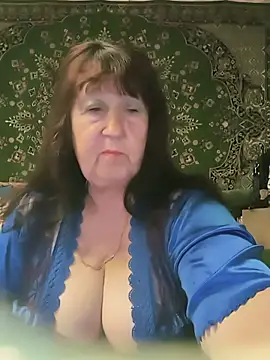 CrystalLime6411 online show from June 3, 2026, 4:33 pm