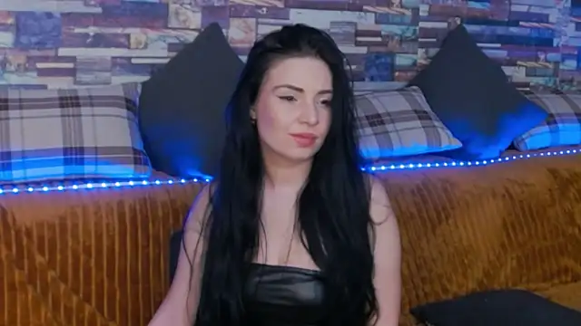 Snapshot of GrayLunna chatting on December 16, 2025, 5:22 am GrayLunna online show from December 16, 2025, 5:22 am