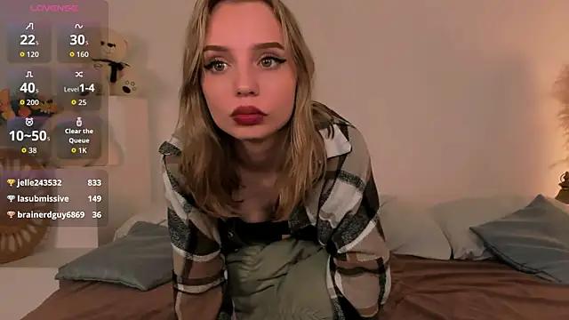 Snapshot of Little_Clare chatting on June 28, 2026, 2:34 pm Little Clare online show from June 28, 2026, 2:34 pm