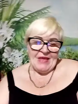 VioletSweet5566 online show from April 20, 2026, 7:04 pm