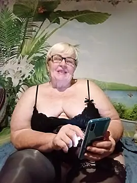 Snapshot of VioletSweet5566 chatting on July 15, 2026, 7:10 pm VioletSweet5566 online show from July 15, 2026, 7:10 pm