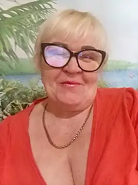 VioletSweet5566 online show from April 14, 2026, 9:36 am