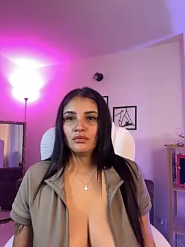 Snapshot of Julieta92_ chatting on November 9, 2025, 5:28 pm Julieta92 online show from November 9, 2025, 5:28 pm