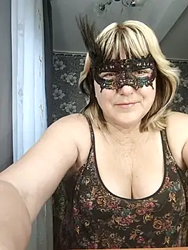 AliceGold5231 online show from April 11, 2026, 5:26 am
