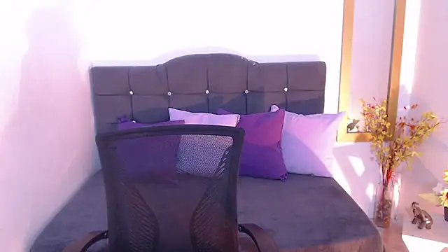 Snapshot of SamantaSweett_ chatting on November 15, 2025, 1:48 pm SamantaSweett online show from November 15, 2025, 1:48 pm