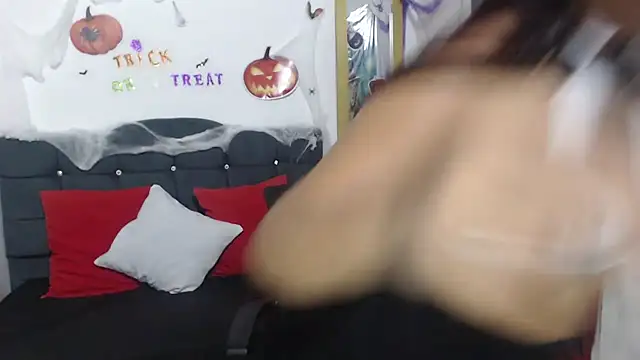 Snapshot of SamantaSweett_ chatting on October 25, 2025, 12:50 pm SamantaSweett online show from October 25, 2025, 12:50 pm