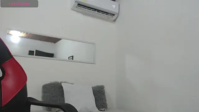 Snapshot of SamantaSweett_ chatting on June 5, 2026, 8:58 pm SamantaSweett online show from June 5, 2026, 8:58 pm