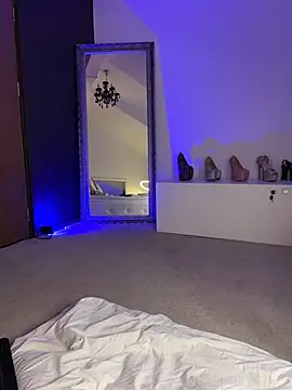 Snapshot of BellaKarma chatting on July 22, 2026, 11:12 am BellaKarma online show from July 22, 2026, 11:12 am