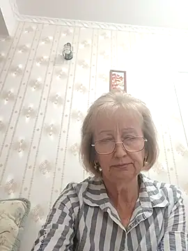 AlikaSwan5821 online show from October 7, 2025, 1:45 pm