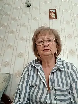 AlikaSwan5821 online show from October 28, 2025, 12:37 pm