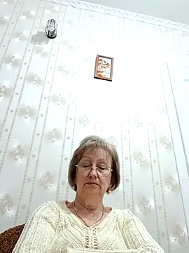 AlikaSwan5821 online show from November 24, 2025, 7:58 pm