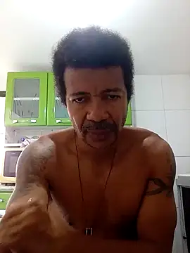 Snapshot of moreno25centimetro chatting on November 27, 2025, 11:10 am moreno25centimetro online show from November 27, 2025, 11:10 am