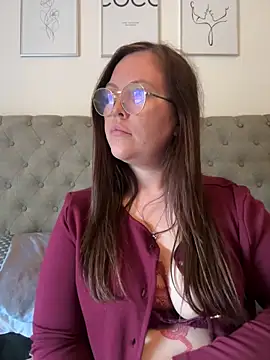 curvy cute ashley online show from September 13, 2025, 2:50 pm