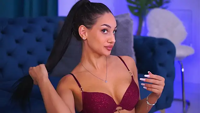 NinaSolenne online show from February 8, 2026, 8:28 pm