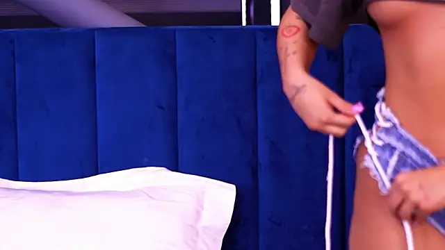 Snapshot of MillaSerene chatting on October 23, 2025, 4:55 am MillaSerene online show from October 23, 2025, 4:55 am