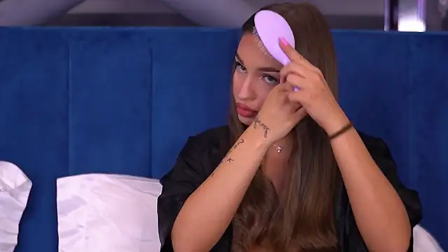 Snapshot of MillaSerene chatting on October 24, 2025, 4:33 am MillaSerene online show from October 24, 2025, 4:33 am