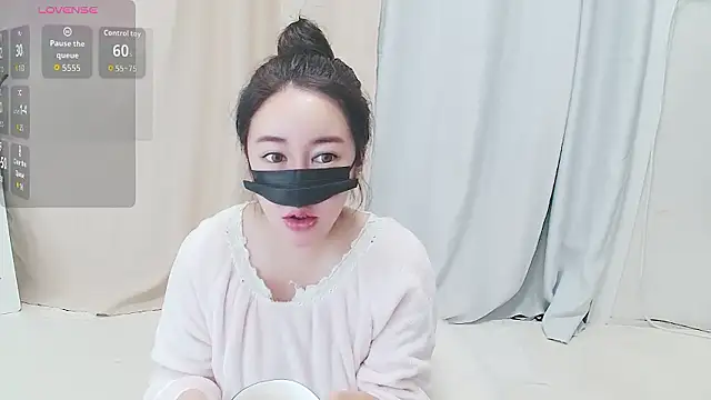 Snapshot of Anna-03 chatting on October 14, 2025, 3:51 am Anna-03 online show from October 14, 2025, 3:51 am