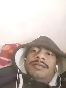 sexy boy 47 online show from November 12, 2025, 7:23 am