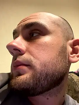 Snapshot of LuckyGirlfriends chatting on October 2, 2025, 5:38 pm LuckyGirlfriends online show from October 2, 2025, 5:38 pm