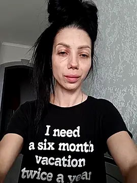 Snapshot of Princessa99885 chatting on September 9, 2025, 6:45 am Princessa99885 online show from September 9, 2025, 6:45 am