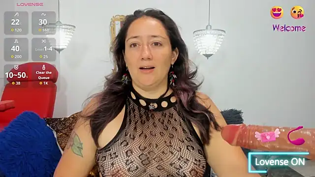 naughty milf esmeralda online show from April 22, 2026, 2:51 am