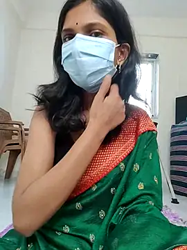 Shivani2002 online show from April 6, 2026, 4:46 am