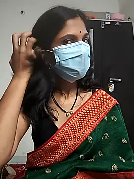 Shivani2002 online show from April 19, 2026, 1:17 am