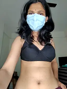 Shivani2002 online show from April 5, 2026, 5:52 pm