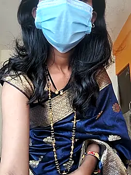 Snapshot of Shivani2002 chatting on November 18, 2025, 8:06 am Shivani2002 online show from November 18, 2025, 8:06 am