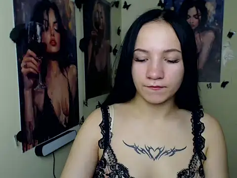 Snapshot of Em7MaA chatting on November 8, 2025, 6:55 pm Em7MaA online show from November 8, 2025, 6:55 pm