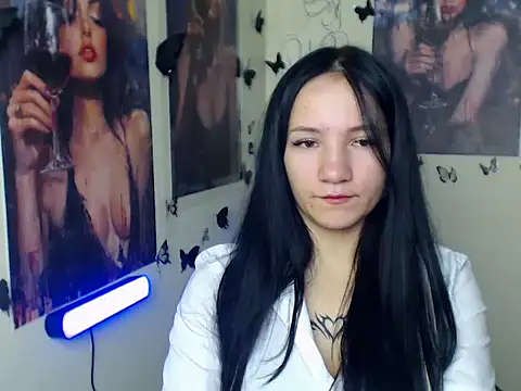 Snapshot of Em7MaA chatting on October 29, 2025, 1:21 pm Em7MaA online show from October 29, 2025, 1:21 pm