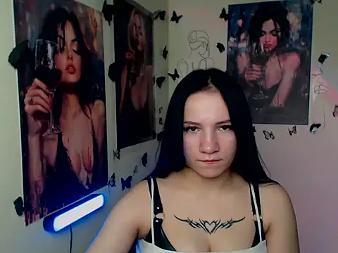 Snapshot of Em7MaA chatting on November 28, 2025, 7:14 pm Em7MaA online show from November 28, 2025, 7:14 pm