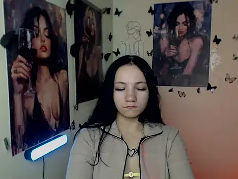 Snapshot of Em7MaA chatting on November 11, 2025, 1:17 pm Em7MaA online show from November 11, 2025, 1:17 pm