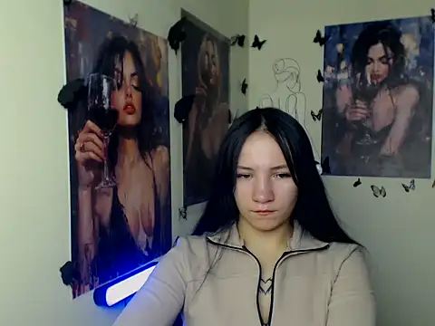 Snapshot of Em7MaA chatting on October 28, 2025, 1:10 pm Em7MaA online show from October 28, 2025, 1:10 pm