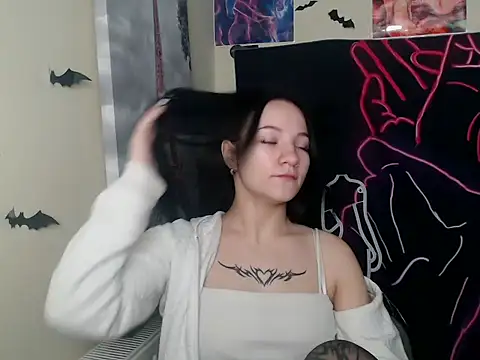 Snapshot of Em7MaA chatting on December 3, 2025, 7:08 am Em7MaA online show from December 3, 2025, 7:08 am