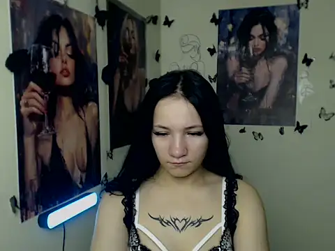 Snapshot of Em7MaA chatting on November 12, 2025, 1:15 pm Em7MaA online show from November 12, 2025, 1:15 pm