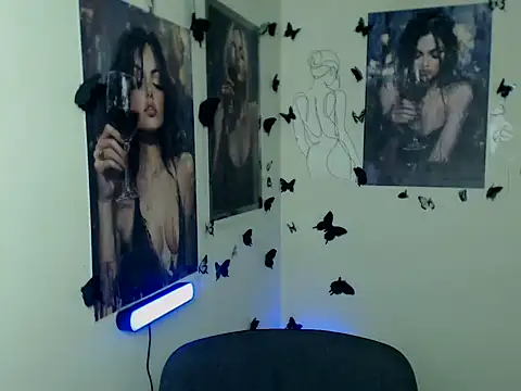 Snapshot of Em7MaA chatting on November 21, 2025, 7:07 am Em7MaA online show from November 21, 2025, 7:07 am