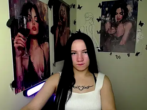 Snapshot of Em7MaA chatting on September 28, 2025, 6:59 pm Em7MaA online show from September 28, 2025, 6:59 pm