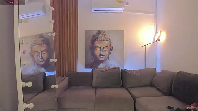 cinnia  online show from March 4, 2026, 11:07 am