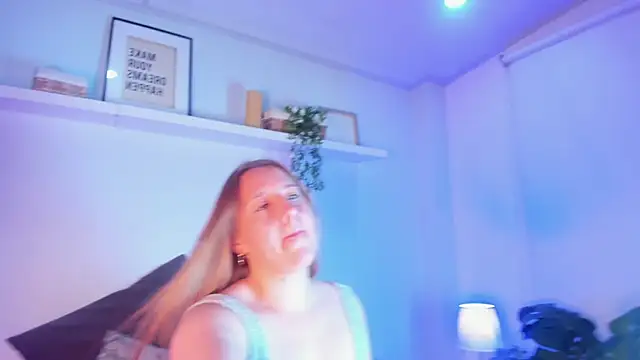 Cutie blondie online show from March 5, 2026, 11:07 am