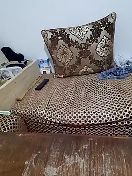 Madam-bezoul- online show from March 1, 2026, 7:36 pm