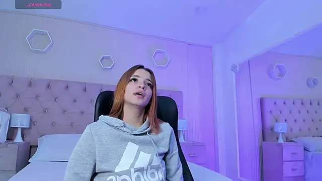 MadisonSky  online show from September 25, 2025, 12:44 pm