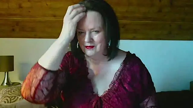 TiffanyMature online show from November 18, 2025, 8:06 am