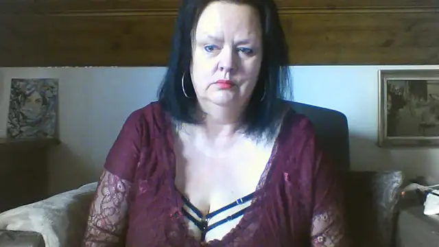 TiffanyMature online show from April 14, 2026, 6:18 am